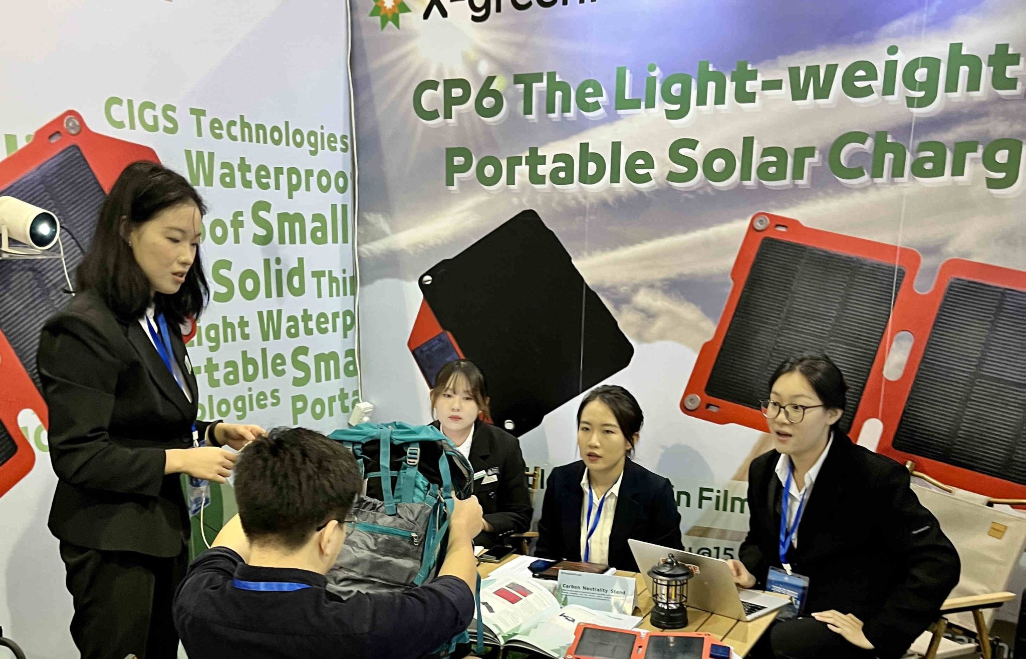 电池板谈判_副本.jpg 电池板谈判_副本.jpg