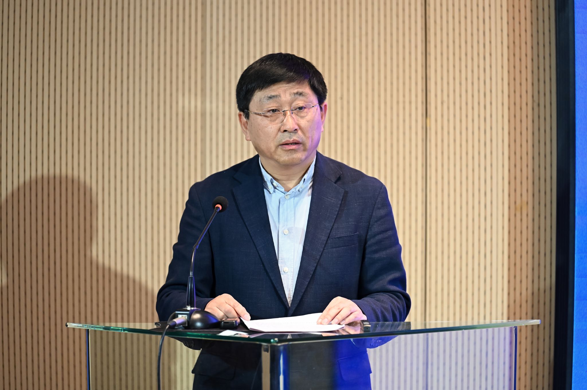 欧阳华.jpg 欧阳华.jpg